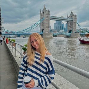 Meet your Posher, Julia